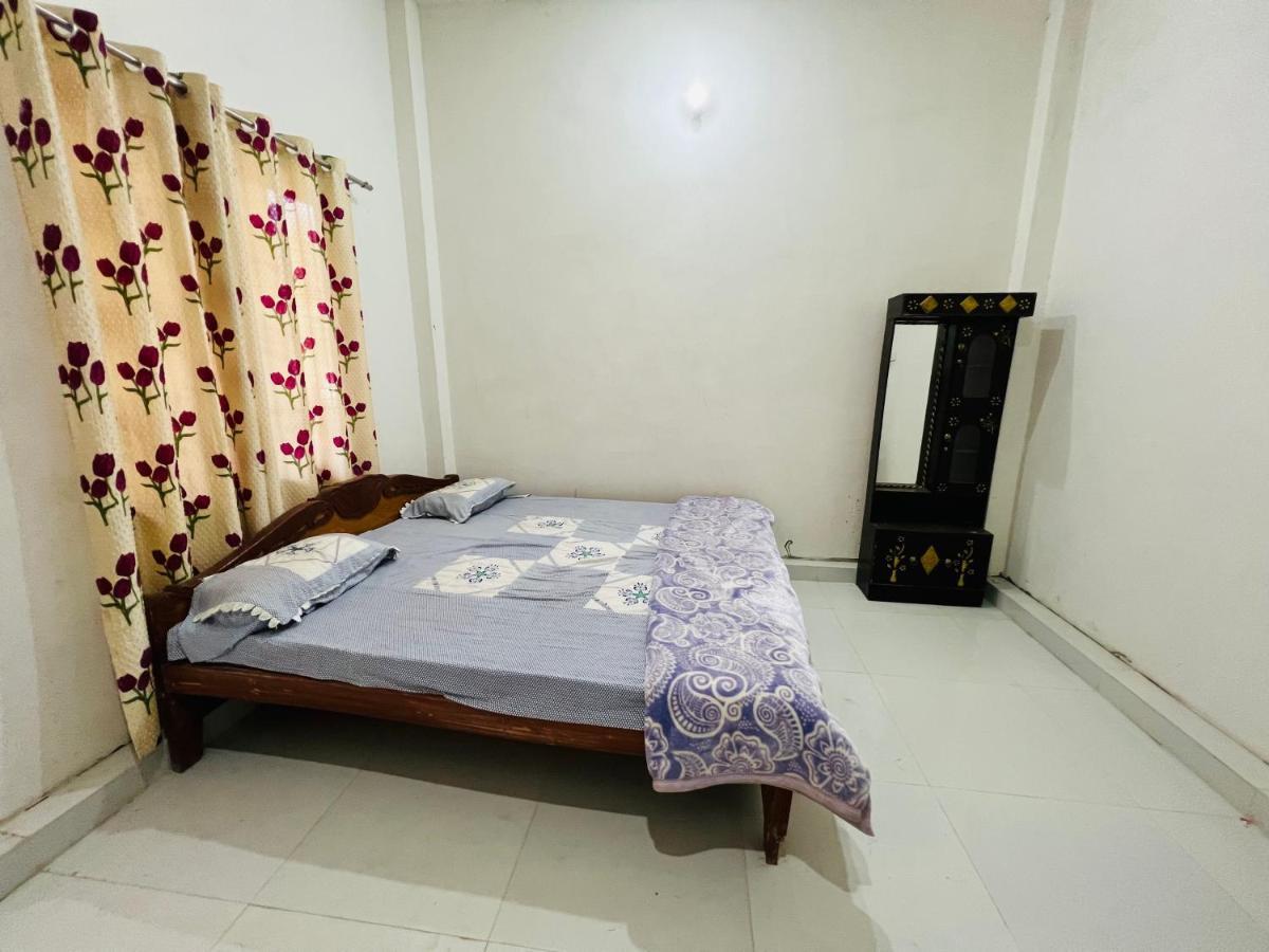 Shreenathji Haveli Hotel Naimisharanya Exterior photo