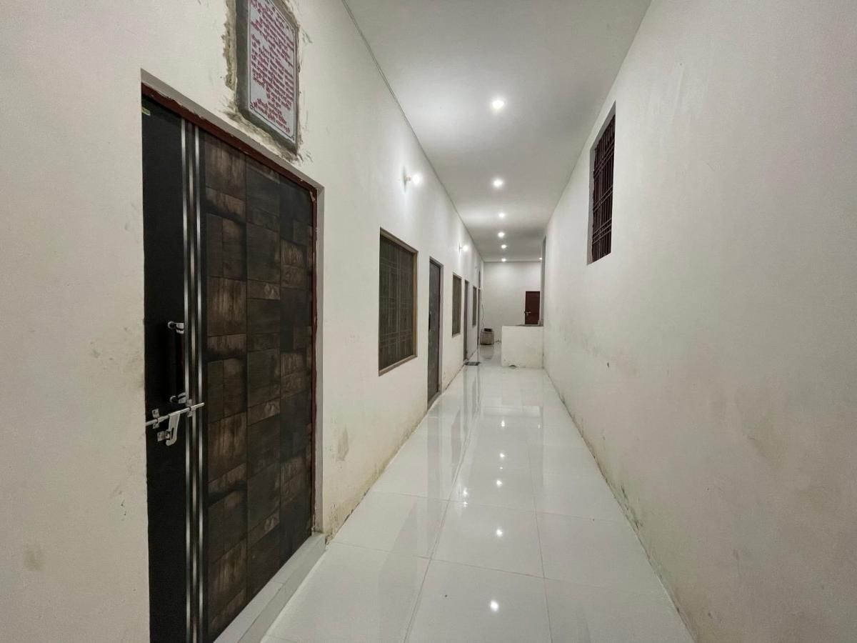 Shreenathji Haveli Hotel Naimisharanya Exterior photo