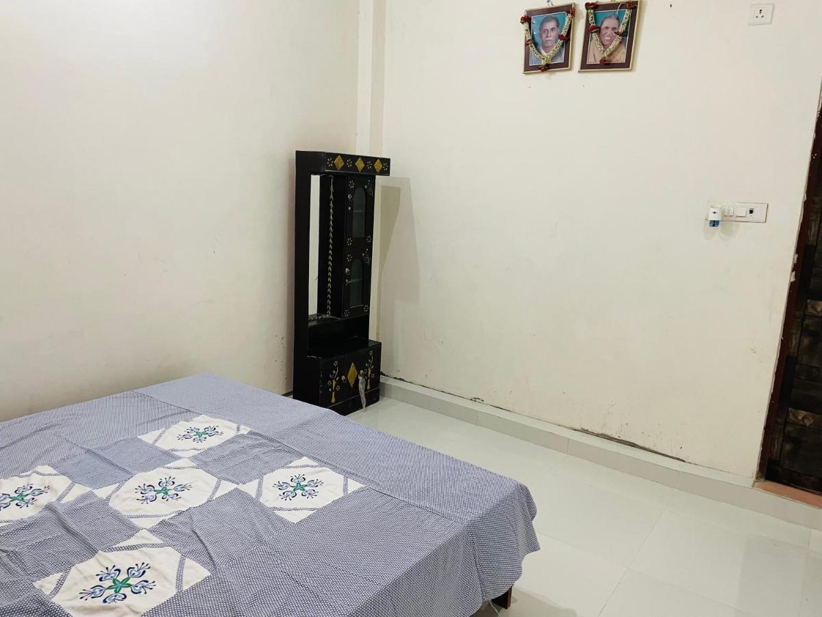 Shreenathji Haveli Hotel Naimisharanya Exterior photo
