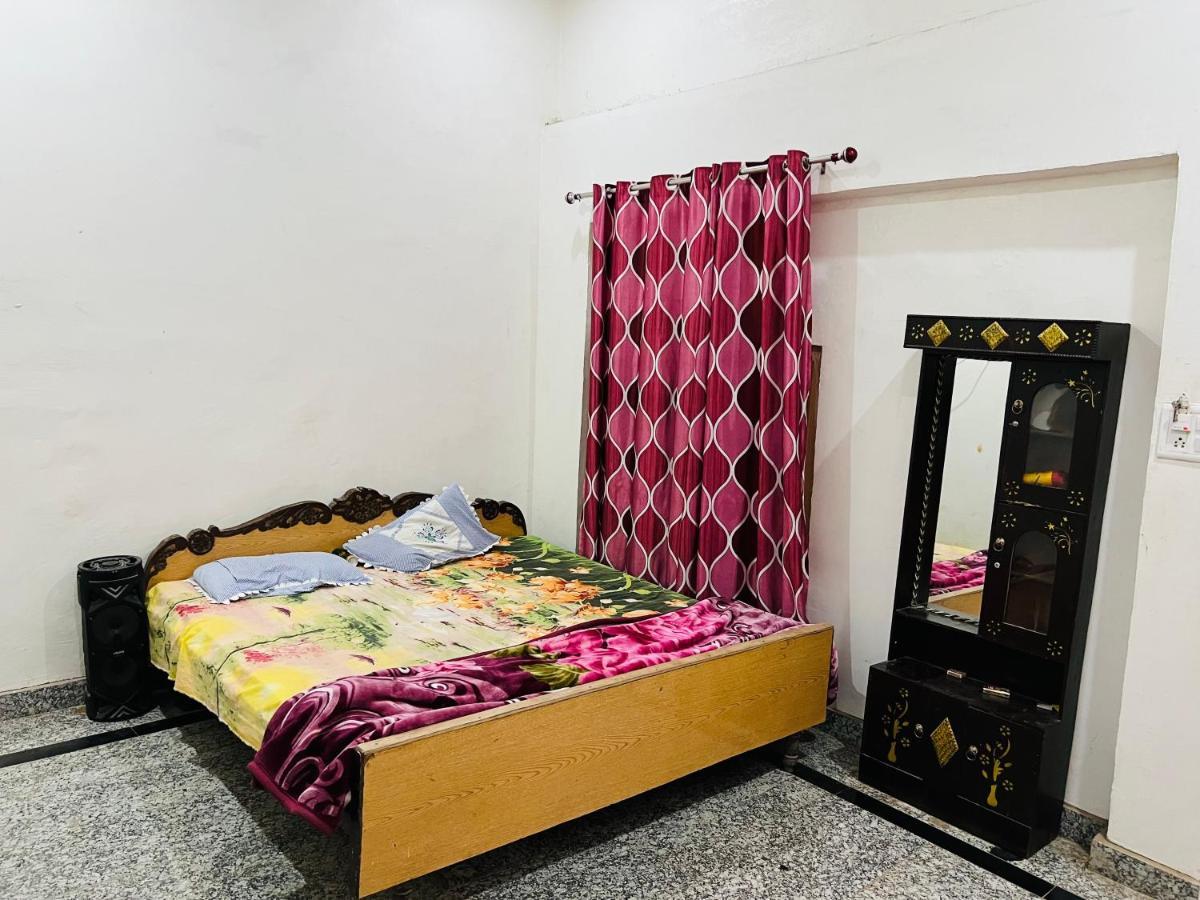 Shreenathji Haveli Hotel Naimisharanya Exterior photo